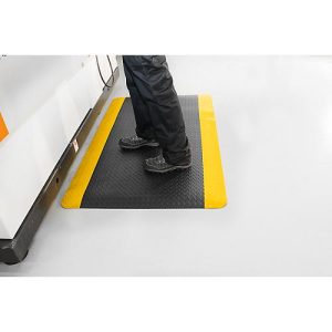 Arbeitsplatzmatte Deckplate Safety, 600 x 900 mm Arbeitsplatzmatte Deckplate Safety, 600 x 900 mm