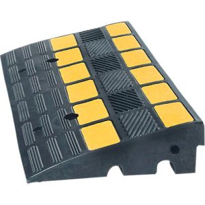 Bordsteinrampe, bis 40 t, rutschfest, Reflexstreifen, als Kabelbrücke nutzbar, L 600 x B 360 x H 150 mm, Hartgummi, schwarz-gelb Bordsteinrampe, bis 40 t, rutschfest, Reflexstreifen, als Kabelbrücke nutzbar, L 600 x B 360 x H 150 mm, Hartgummi, schwarz-gelb