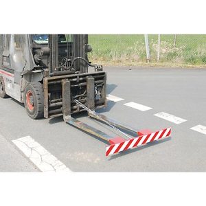Gabelzinkenschild, gemäß StVZO ° 30 c (1), lackiert Gabelzinkenschild, gemäß StVZO ° 30 c (1), lackiert
