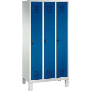 Garderobenspind Evolo S 3000, Stahl, 3 Abteile, Sicherheitsdrehriegelverschluss, lichtgrau RAL 7035/enzianblau RAL 5010 Garderobenspind Evolo S 3000, Stahl, 3 Abteile, Sicherheitsdrehriegelverschluss, lichtgrau RAL 7035/enzianblau RAL 5010