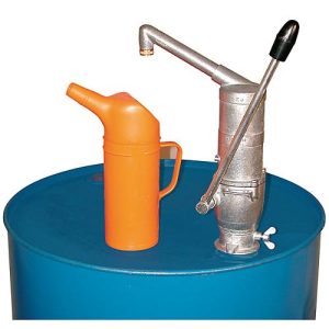 Handpumpe CEMO, 0,25 l/Hub, gebogener Auslauf, Antitropfmundstück, für 60/200 l Fässer Handpumpe CEMO, 0,25 l/Hub, gebogener Auslauf, Antitropfmundstück, für 60/200 l Fässer