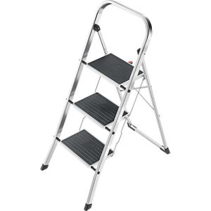 Klapptritt Hailo K70 StandardLine, 3 Stufen, Arbeitshöhe 2,70 m, Sicherheitsbügel & Klappsicherung, bis 150 kg, Aluminium, silber Klapptritt Hailo K70 StandardLine, 3 Stufen, Arbeitshöhe 2,70 m, Sicherheitsbügel & Klappsicherung, bis 150 kg, Aluminium, silber