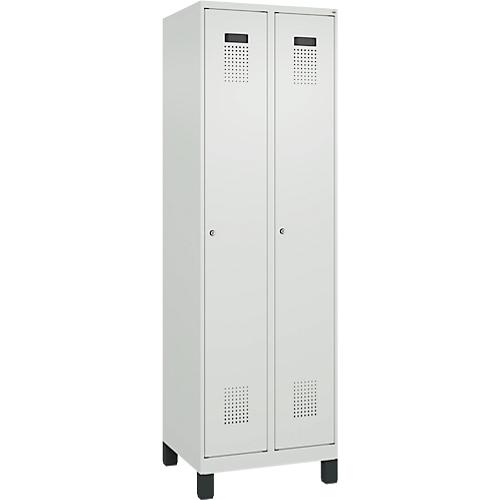 Kleiderspind C+P Evolo Plus, 2 Abteile, 300 mm Abteilbreite, mit Füßen, Anschlag rechts, Zylinderschloss, B 600 x T 500 x H 1950 mm, lichtgrau/lichtgrau