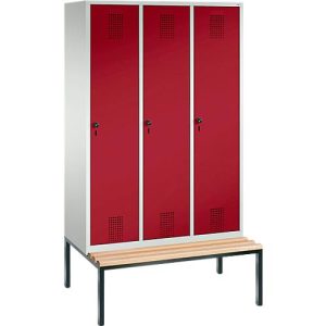 Kleiderspind Evolo S 3000, untergebaute Sitzbank, 3 Abteile, Stahl, Sicherheitsdrehriegelverlschluss, lichtgrau/rubinrot